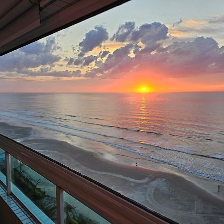 Apartamento Frente Mar Pe Na Areia Прая-Гранді Екстер'єр фото
